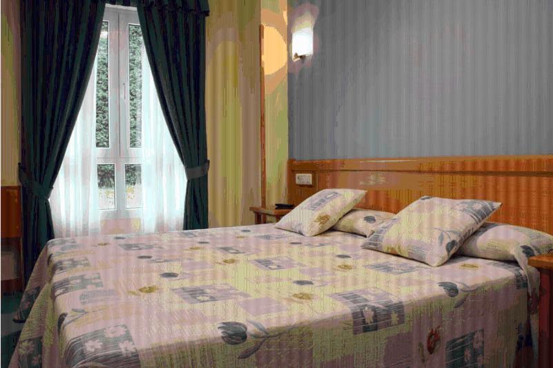 Hotel La Guindal Arriondas Esterno foto